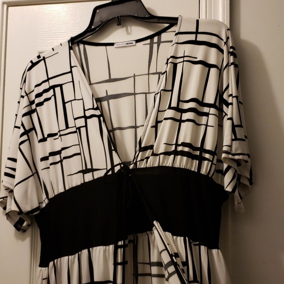 Maxi Coverup - Picture 2 of 3